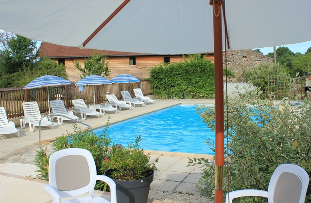 Le Rosier, Gîtes de Peyrounou. Vacaciones fait à la main