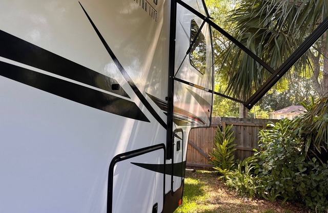 Learn how to camp RV style in this Lux RV which sleeps up to 8 people.