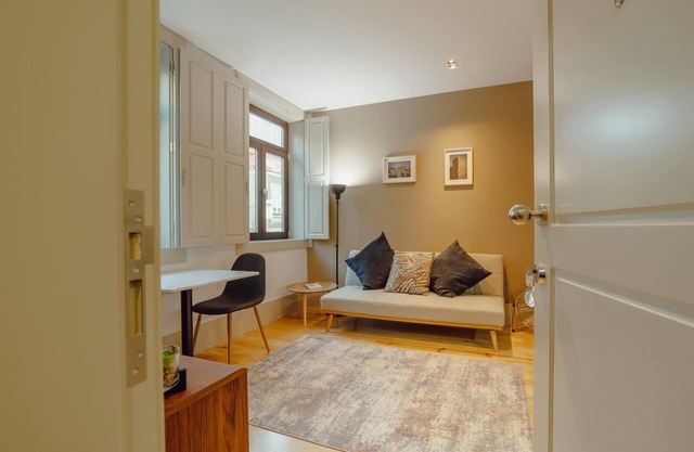 Legacy Oporto Design Apartment A by Vacationy