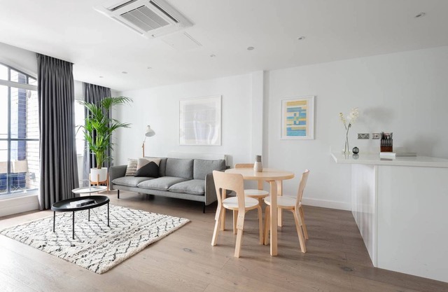 Leicester Square Oasis - Netflix, Lift & AC