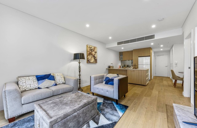Leichhardt Luxury Green 2 Bed Apt w/ free parking