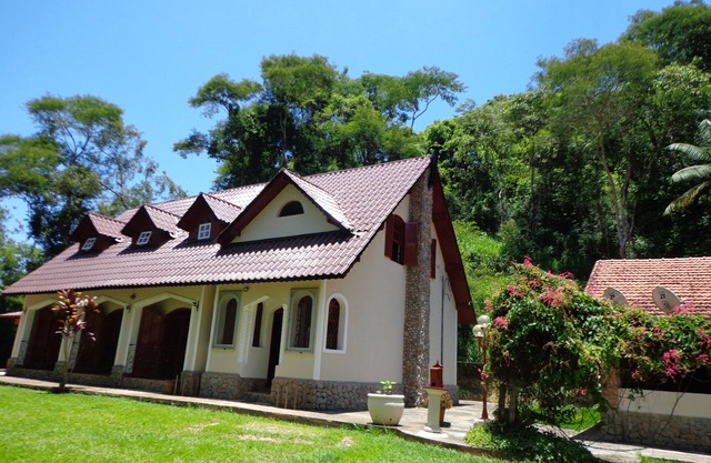 Lugar de ocio y descanso para familias o grupos de amigos.