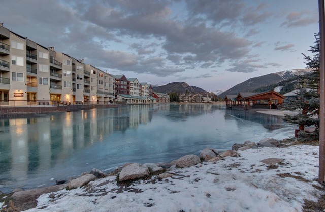 Lenawee 1738 by SummitCove Vacation Lodging
