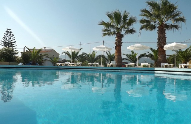 Leonidas Hotel and Studios