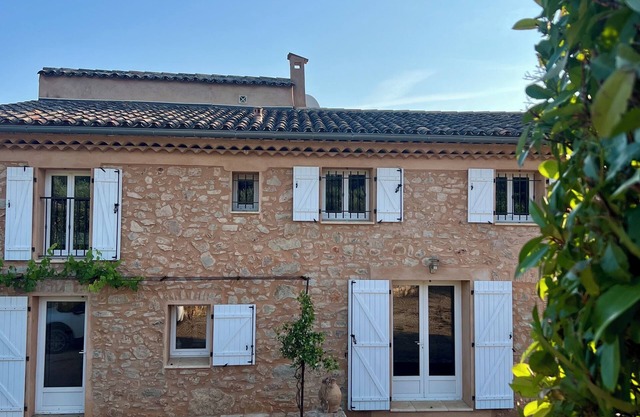Les Clairians, casa en los viñedos, piscina