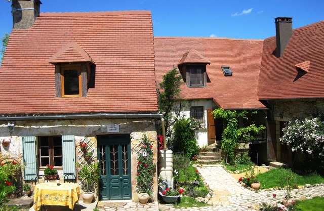 Les Gites Fleuris - Wisteria - Para toda la familia, piscina climatizada, jardines, wifi!