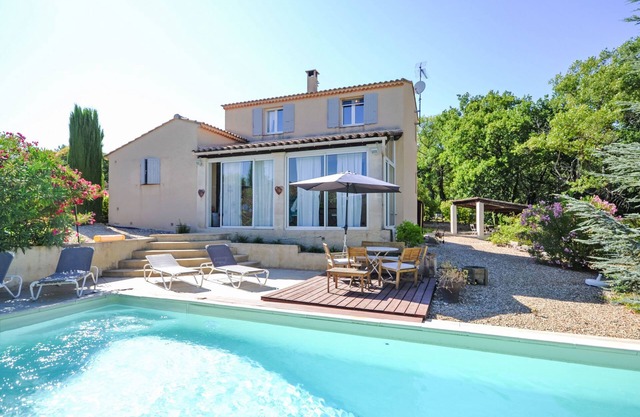 Les Iris by Interhome