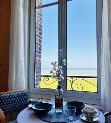 Les Pieds dans l'eau appartement vue mer