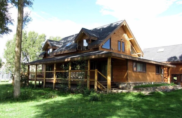 *** Hunters Delight-Great Base Camp-Skiers, motos de nieve, exploradores de montaña ***