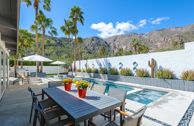 ¡Vida de ocio! Midcentury Alexander! 4 cama! ¡Piscina! ¡Spa! ¡Fogatas! Mntn Views!