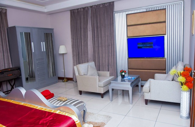 LIMEWOOD HOTEL