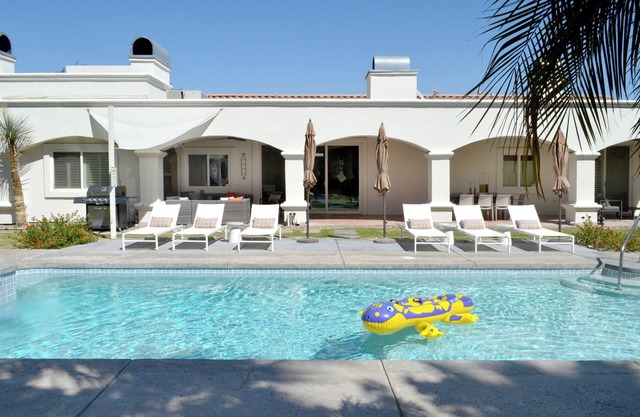 Limonata Palm Springs / Family & Group Estate