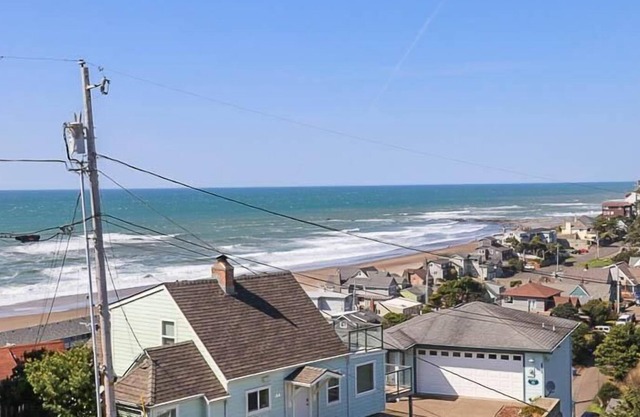 Lincoln City Beach House