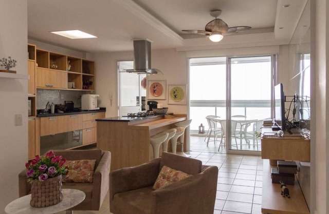 Lindo apartamento frente para o mar