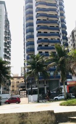 LINDO APARTAMENTO Guilhermina - EDIFICIO FRENTE PARA O MAR