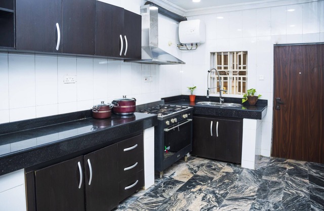 Lineech Apartments