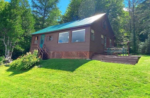 Linn Lakeside: cabaña rústica muy privada a 400 pies de la fachada del lago Rangeley