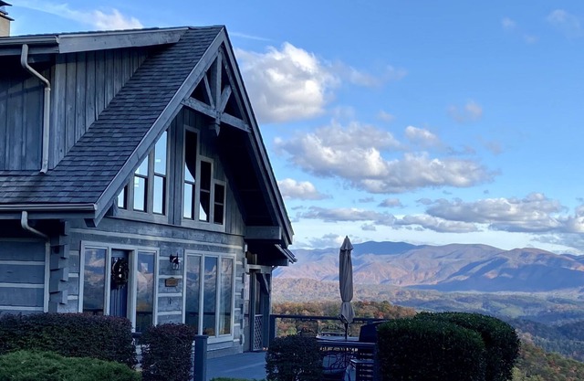 Little Blue Cabin in the Great Smoky Mountains