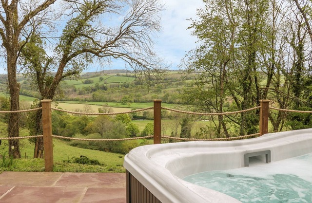 LITTLE SILVER LEAF, romántica en High Bickington, Ref 1000432