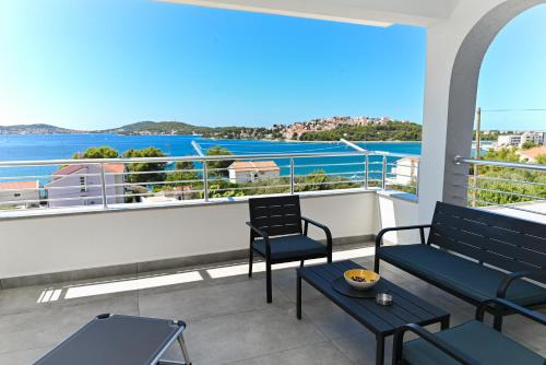 Lity Green Apt