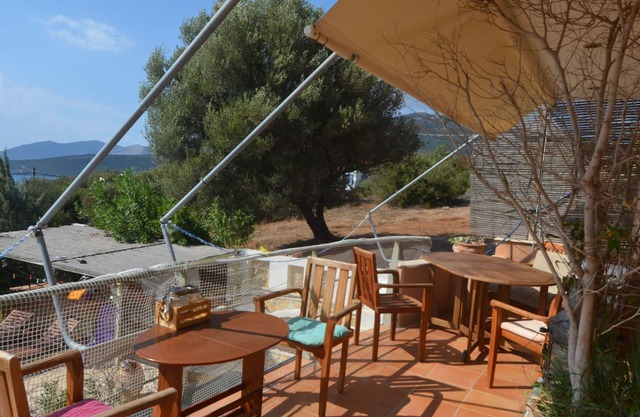 Vive su mito griego a una hora de Atenas En la isla de Evia