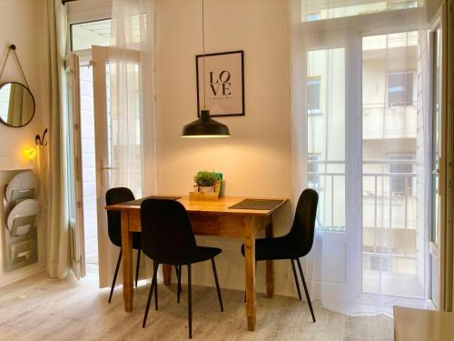 Living at Saarpartments - AdultsOnly - Business & Holiday Homes with Kitchen for Long- and Short Term stay, 3 min to St Johanner Markt and Points of Interest