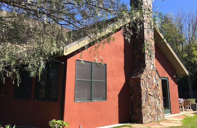 Ubicada en el medio de Wine Country, se encuentra esta casa bellamente diseñada.