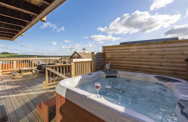 Lodge 40, Retallack Resort & Spa - a lodge that sleeps 8 guests in 4 bedrooms