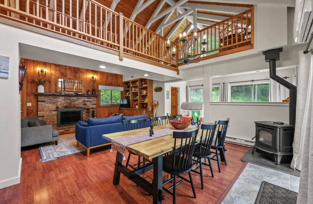 Lofted Hideaway on Pixley Hill