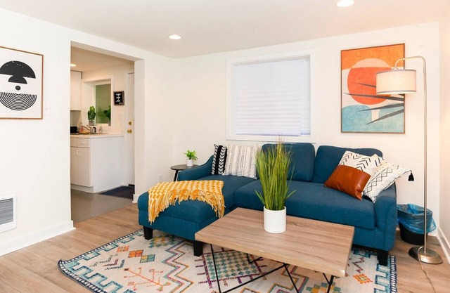 Loftium | Adorable 2 BR Guest Suite near Alki Beach!