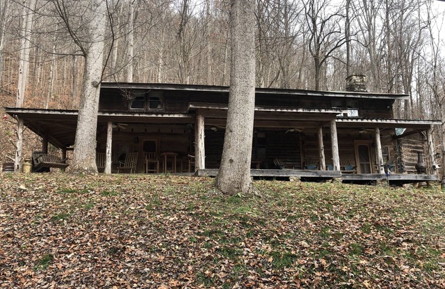 cabaña de madera con todos los lujos modernos
