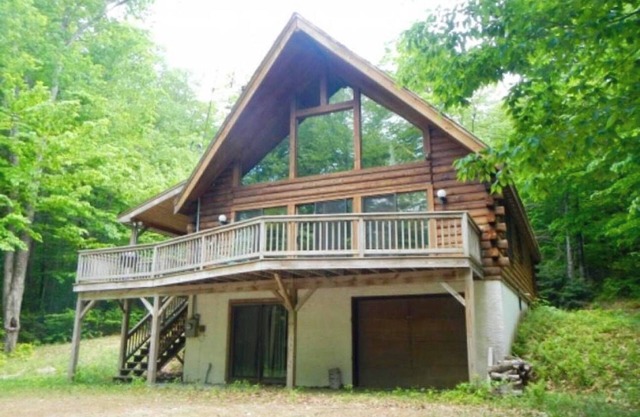 Cabaña de madera con jacuzzi - ¡Perfecto para vacaciones familiares y escapadas en grupo!
