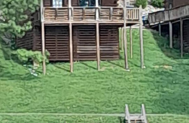 Log Cabins (Sleeps 1-7) - Offer a Queen bedroom, a Full & a Twin Bedroom, and 2 twin beds with amazing Lake Barkley Views!