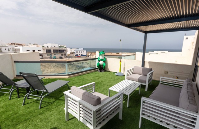LOLA'S HOME, Cotillo