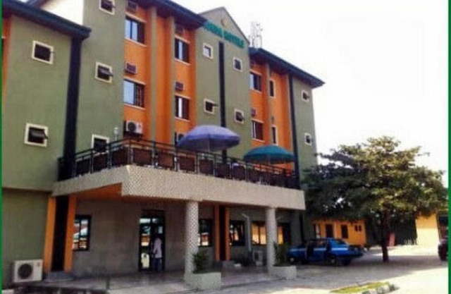 Londa Hotel and Suites - Double