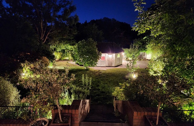 London Family Home-Amazing Garden