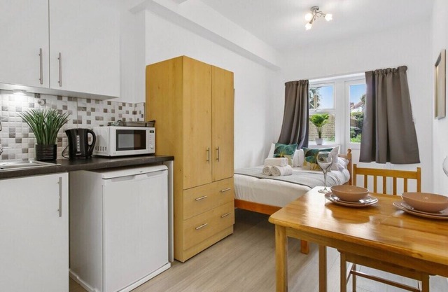 London Studio 2 Short Stay