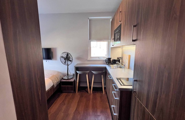 London Studio Retreat - Colney Hatch Lane