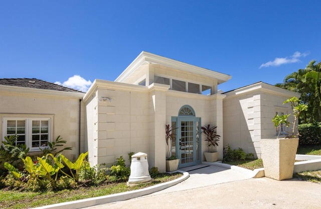"Lonetrees" - Large Luxury Private Villa w/ Pool by One Caribbean Estates