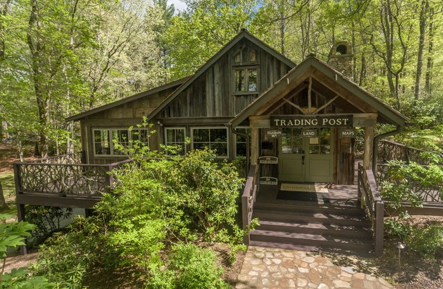 Longview Cottage - Tiny Home packed with modern charm & Chinquapin Amenities