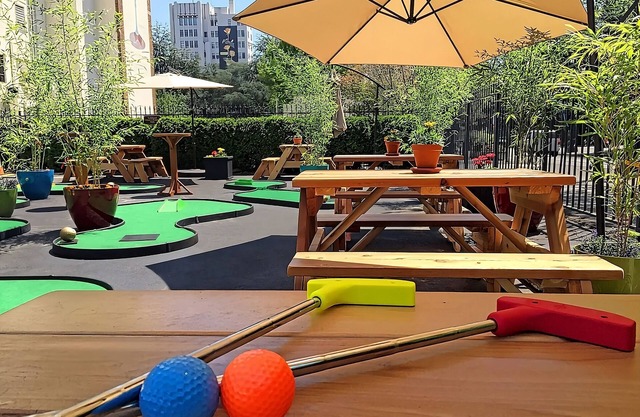 Look No Further! 3 Pet-friendly Units, Onsite Pop-Up Cinema and Mini-golf!