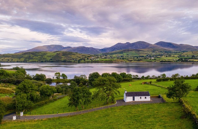 Lough Island Reavy Cottage, KILCOO, CONDADO ABAJO