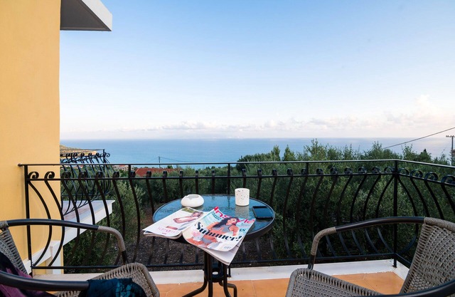 Gran vista de la bahía de Lourdas - Studio Maria