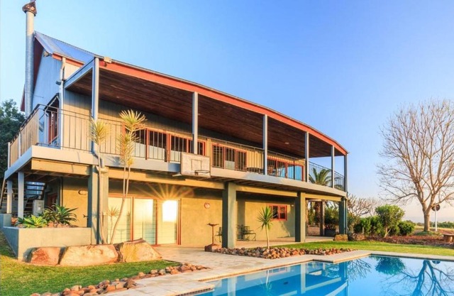 Lovedale Harvest Views House
