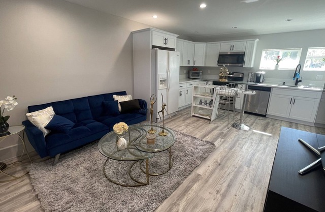 Lovely 1BDRM Home in West Hills