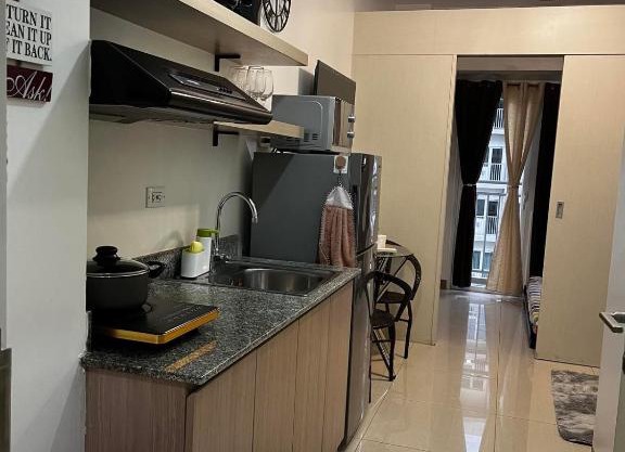 Lovely 1BR Condo @ SM Southmall w/Netflix & High Speed WIFI