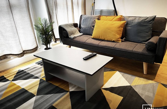 Lovely 2-bedroom serviced apartment Greater London