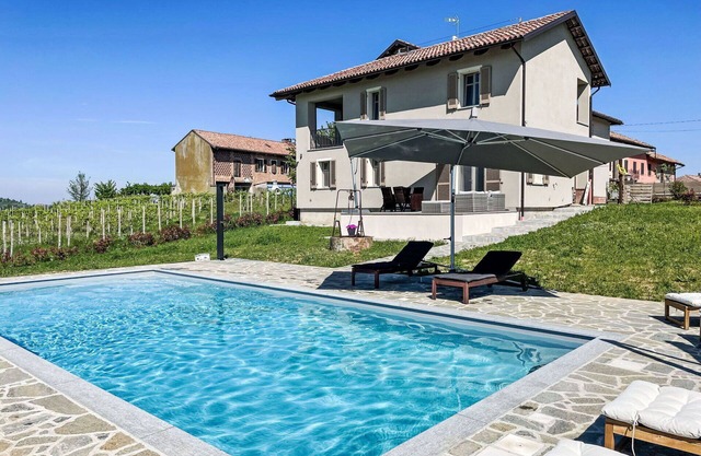 Acogedor apartamento para 2 personas con piscina, A/C, WIFI, TV, patio y aparcamiento