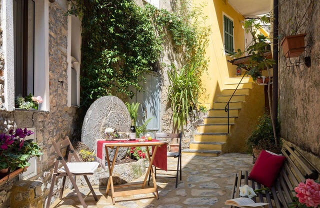 Hermoso apartamento para 4 personas con WIFI, A/C, TV, terraza, mascotas permitida y aparcamiento