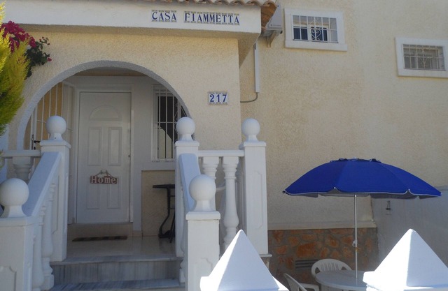 Encantadora casa de pueblo de Gran Alacant de 3 pisos cerca de la playa de Carabassi